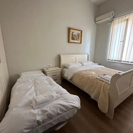 Kelly's Cozy Hideaway - Apartmán Tirana