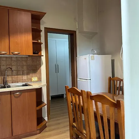 Kelly's Cozy Hideaway - דירה