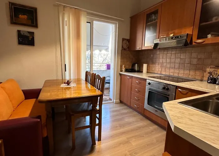 Kelly's Cozy Hideaway - * Tirana