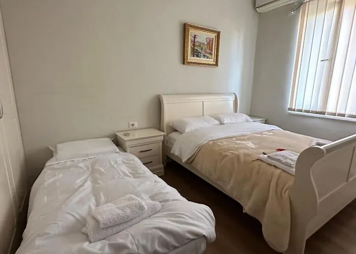 Kelly's Cozy Hideaway - Apartamento Tirana